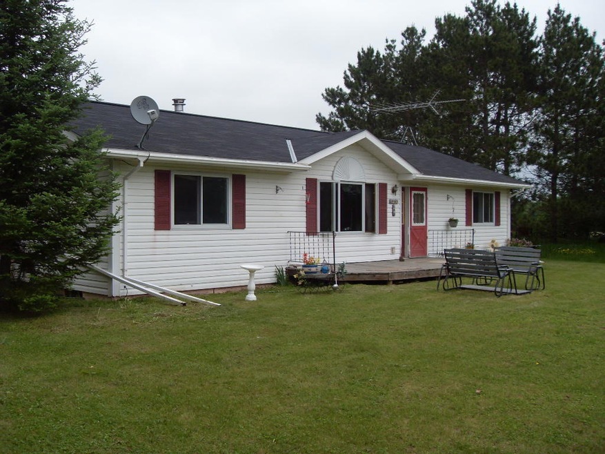 N7248 Birchwood Rd, Crivitz, WI 54114 - photo 1