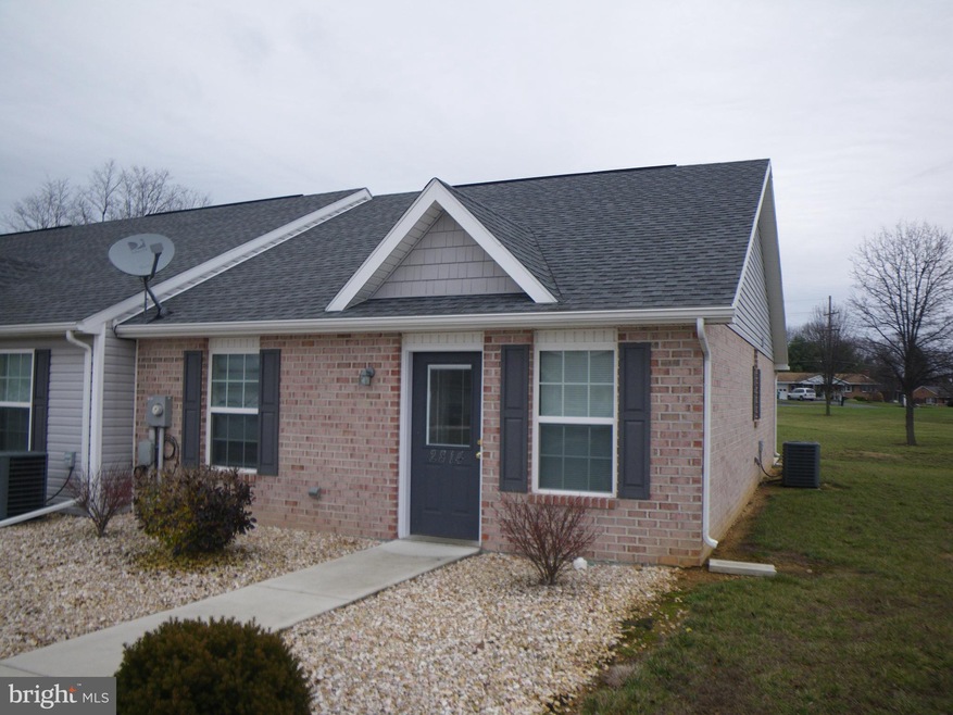 2814 Roosevelt Dr, Chambersburg, PA 17201 - photo 1