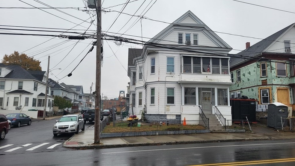 265 W 6th St unit 1st Rear, Lowell, MA 01850 - photo 1