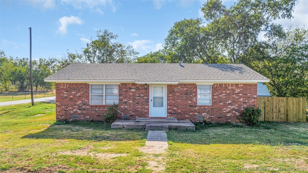 939 6th St, Wilson, OK 73463 - photo 1