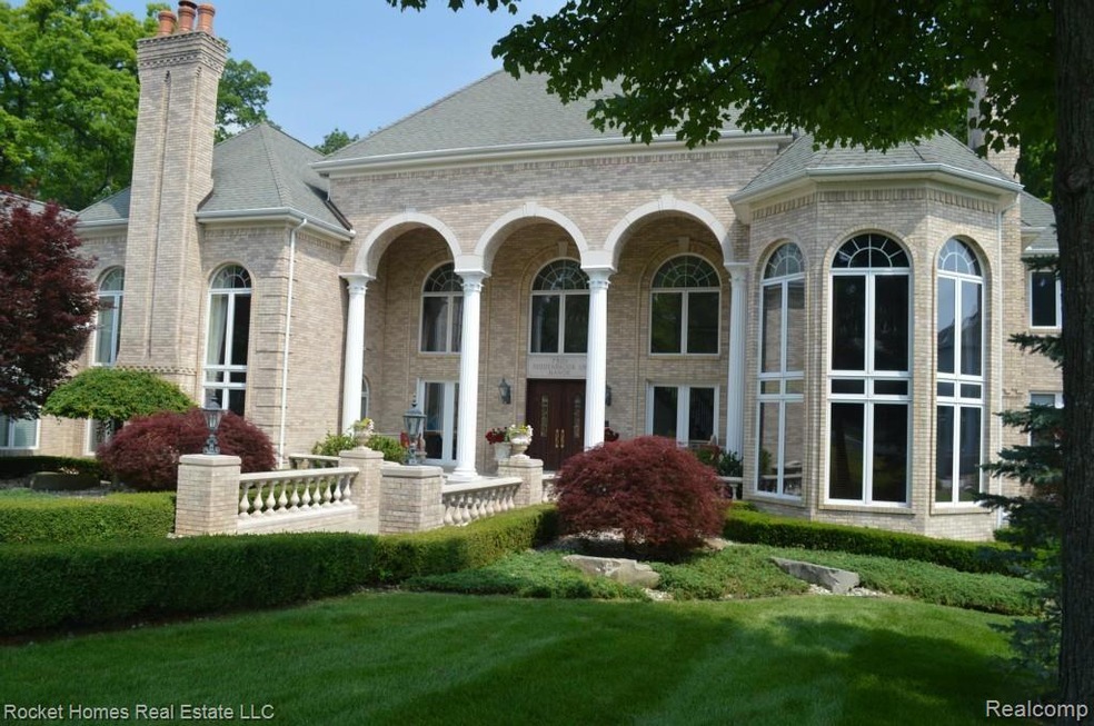 7501 Hiddenbrook Ln, Bloomfield Hills, MI 48301 - photo 1