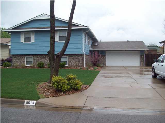 Great Curb Appeal!