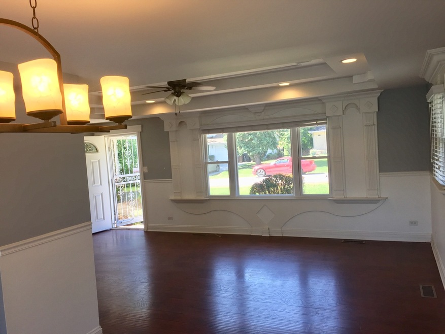 18931 Loras Ln, Country Club Hills, IL 60478 - photo 1