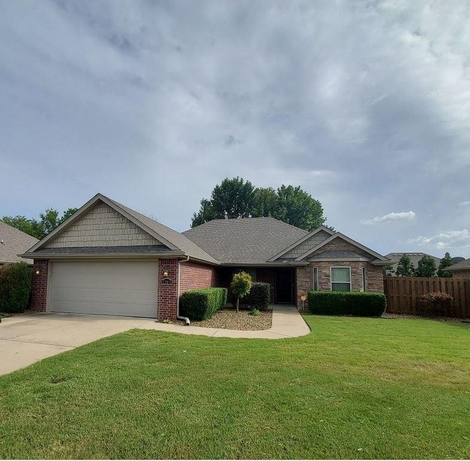 2883 W Miramar Dr, Fayetteville, AR 72704 - photo 1
