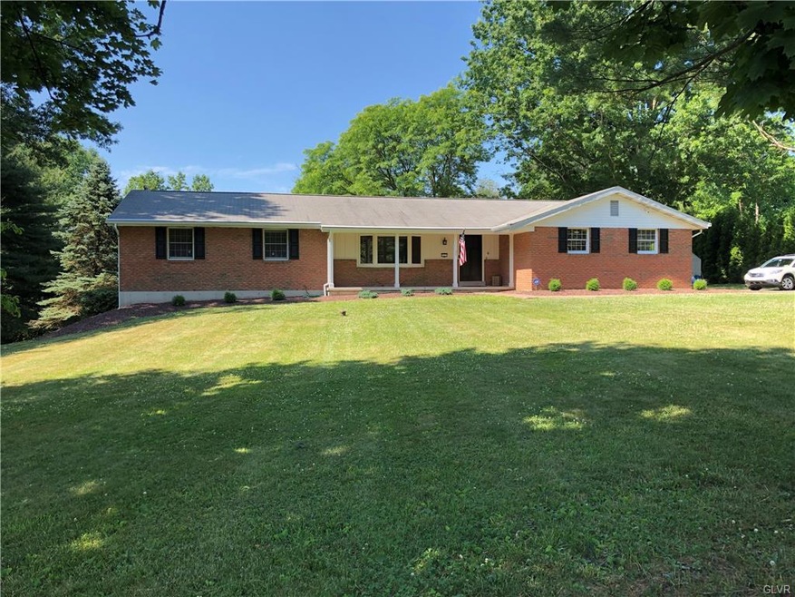 4230 Dillingersville Rd, Zionsville, PA 18092 - photo 1