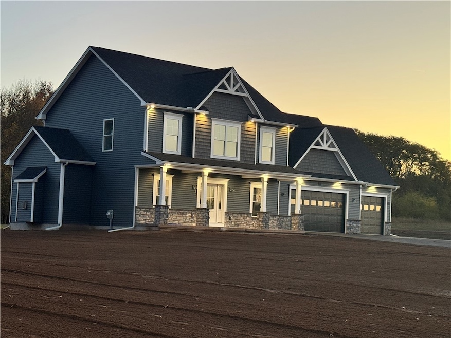 For Sale $695,700 • Co-Listing Agent