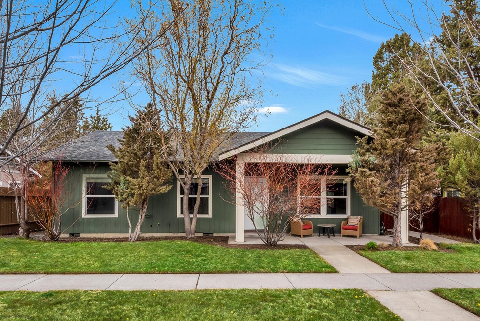 20640 Wild Rose Ln, Bend, OR 97702 - photo 1