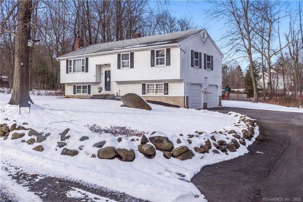 rear lot with tons of privacy!