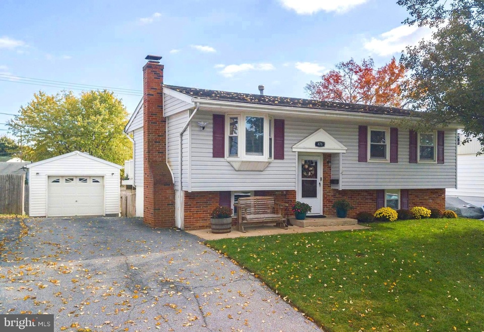 476 Carrollton Dr, Frederick, MD 21701 - photo 1