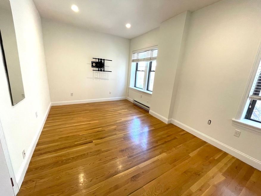 328 Commercial St unit 33, Boston, MA 02109 - photo 1