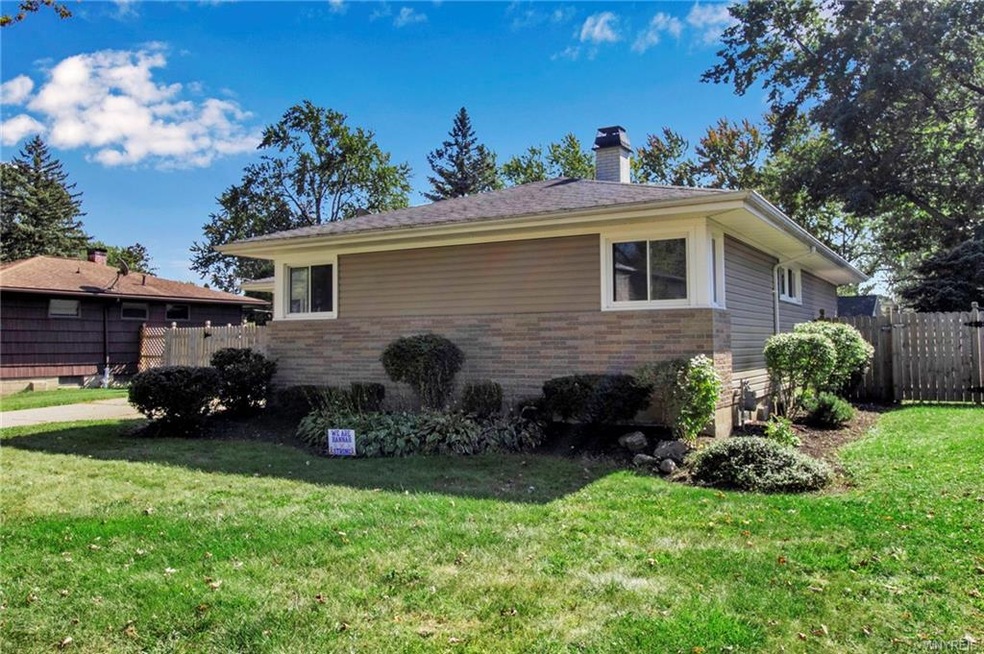 729 Meadowbrook Dr, North Tonawanda, NY 14120 - photo 1