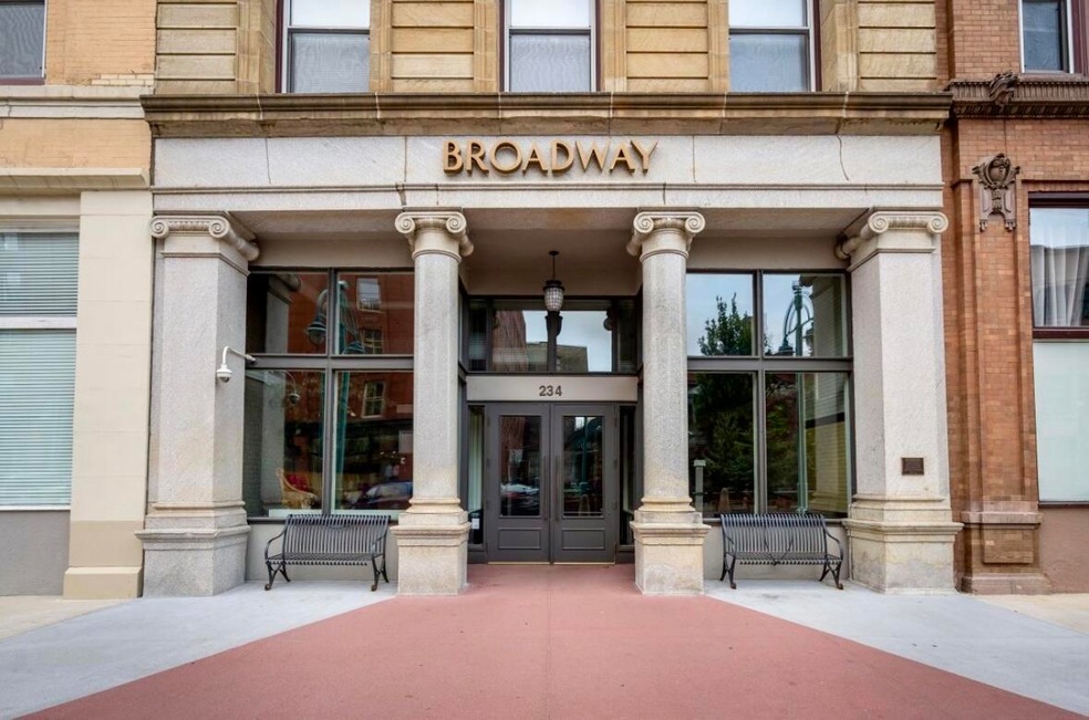 The Broadway unit 410, Milwaukee, WI 53202 - photo 1