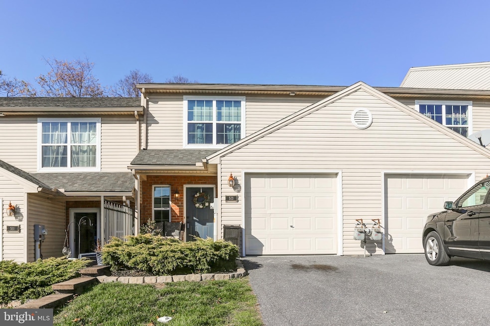 513 Dakemich Ct, Enola, PA 17025 - photo 1