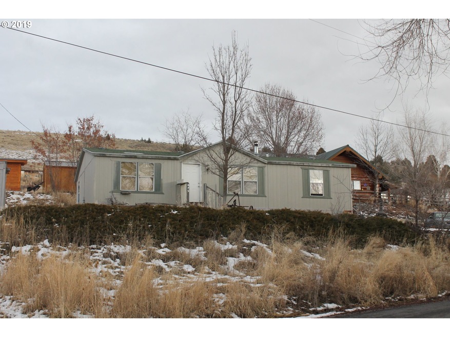 675 N Washington St, Prairie City, OR 97869 - photo 1