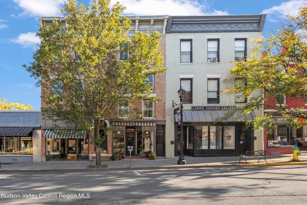 620 Warren St unit C, Hudson, NY 12534 - photo 1