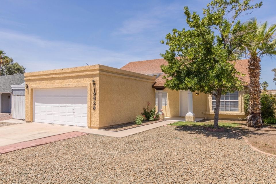 19628 N 9th Place, Phoenix, AZ 85024 - photo 1