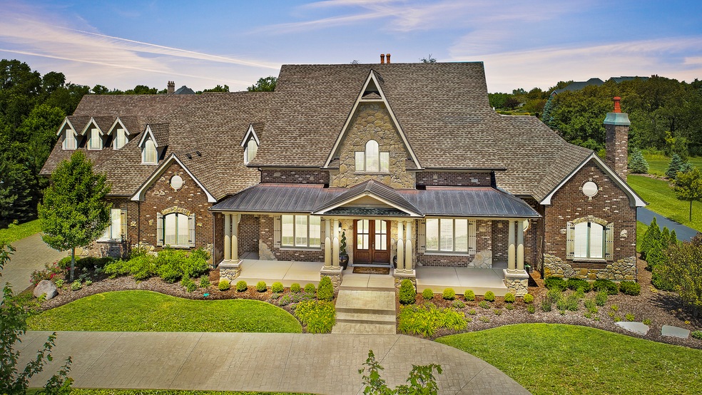 Beautiful Custom Home - Prestigious Prairie Lakes 