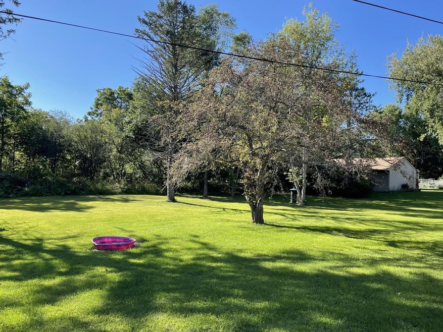 3221 N Silver Cedar RD (29)