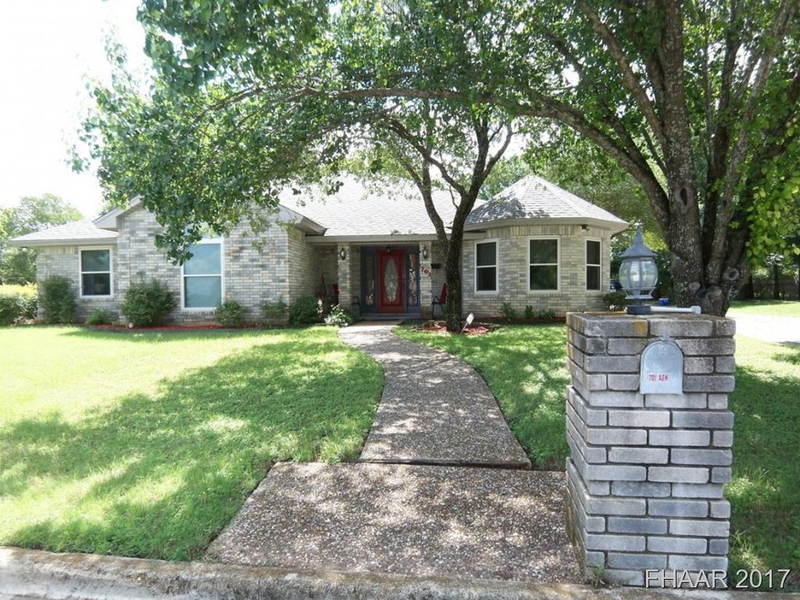 701 Ash St, Copperas Cove, TX 76522 - photo 1