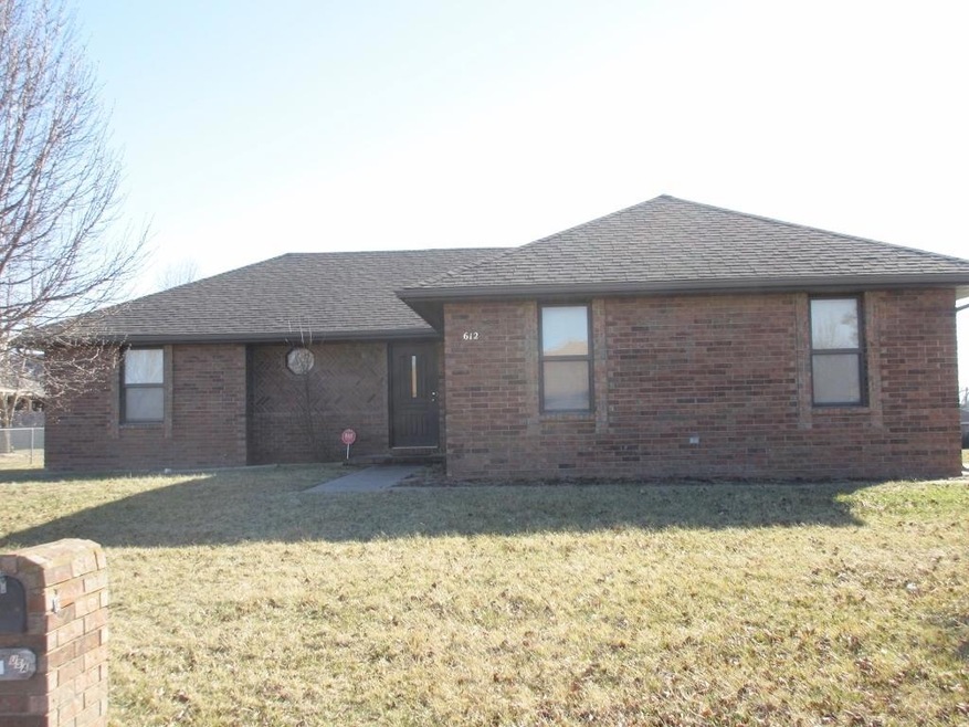 Brick and frame beauty in Nixa!