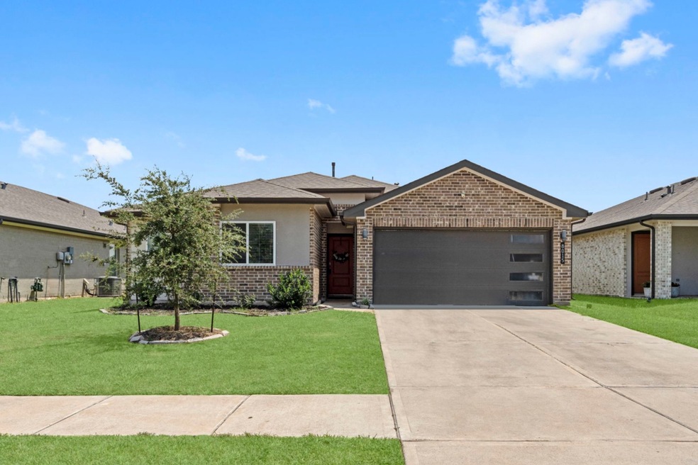 Pending $260,000 • Co-Listing Agent