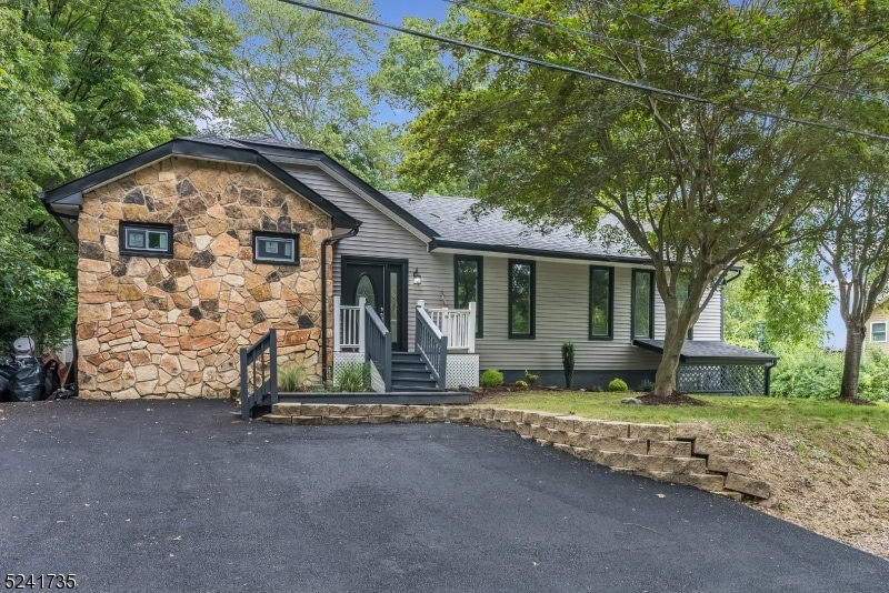 12 Yellowstone Ave, Hewitt, NJ 07421 - photo 1