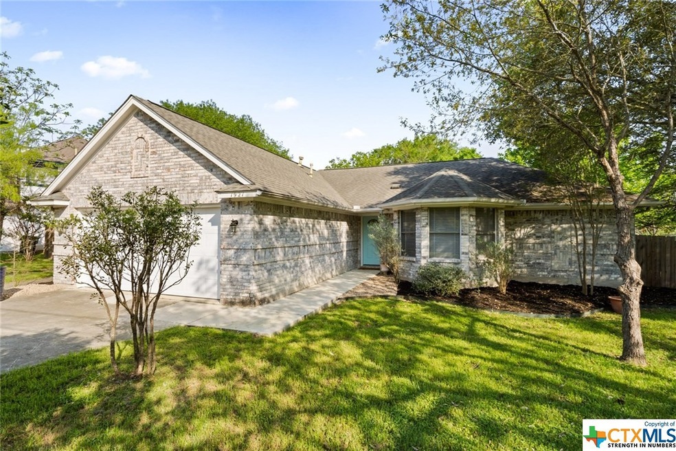 1921 Lisa Ln, San Marcos, TX 78666 - photo 1