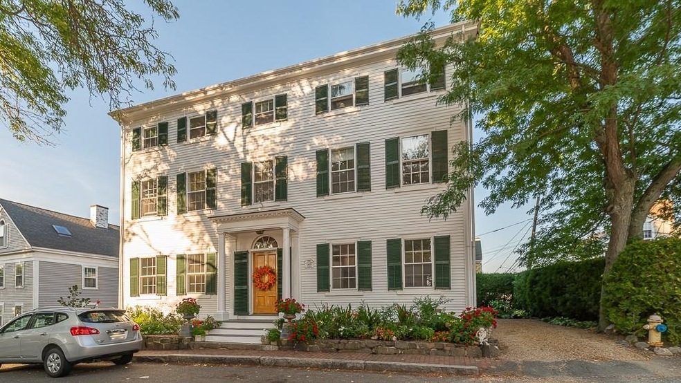 8 Washington Square, Marblehead, MA 01945 - photo 1