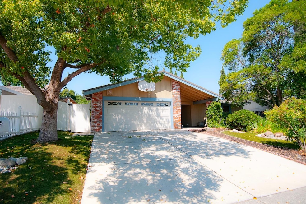 5825 Hosac Way, Citrus Heights, CA 95621 - photo 1