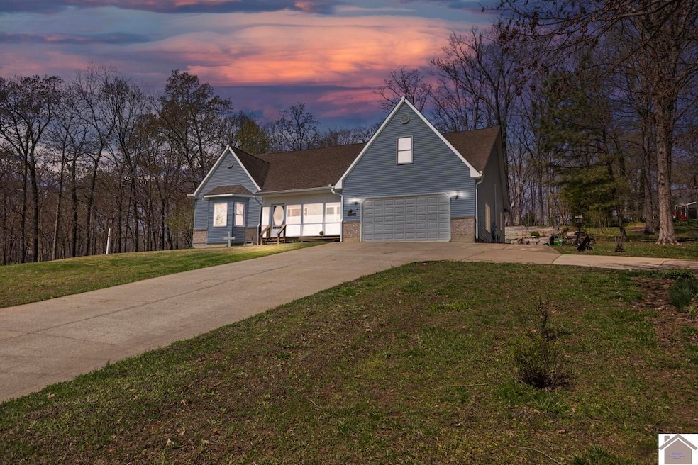 448 Bayshore Dr, Cadiz, KY 42211 - photo 1