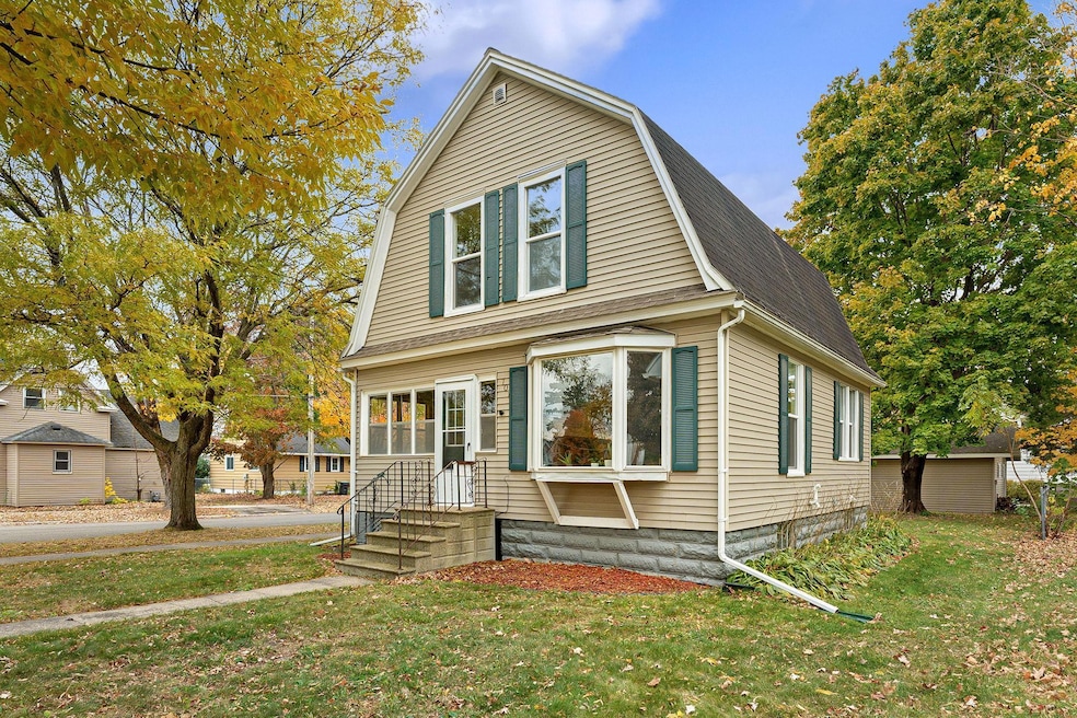 701 8th St NW, Austin, MN 55912 - photo 1