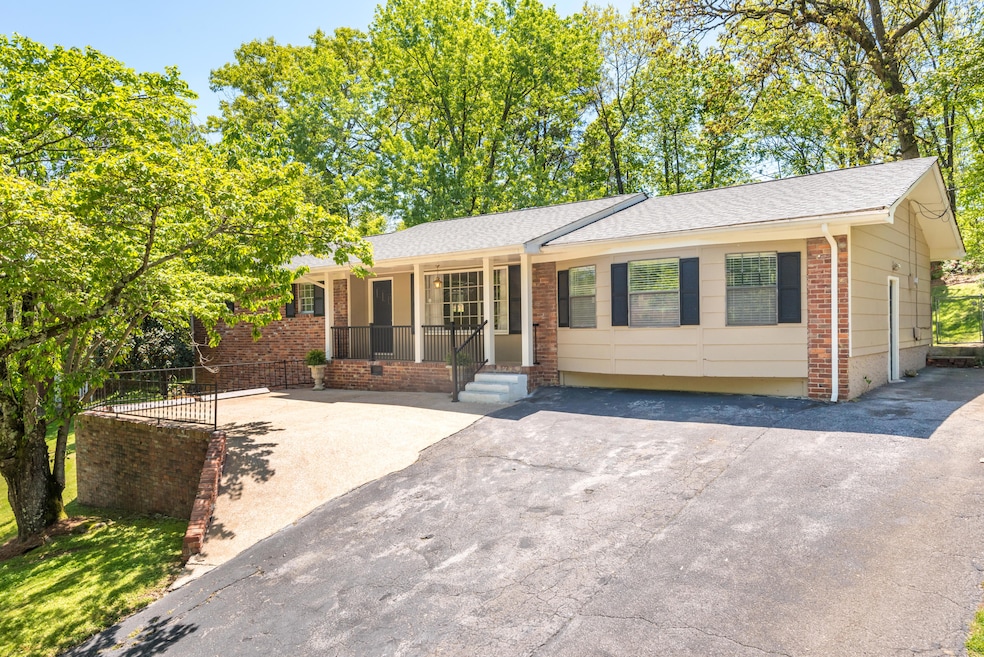 1324 Michael Ln, Hixson, TN 37343 - photo 1