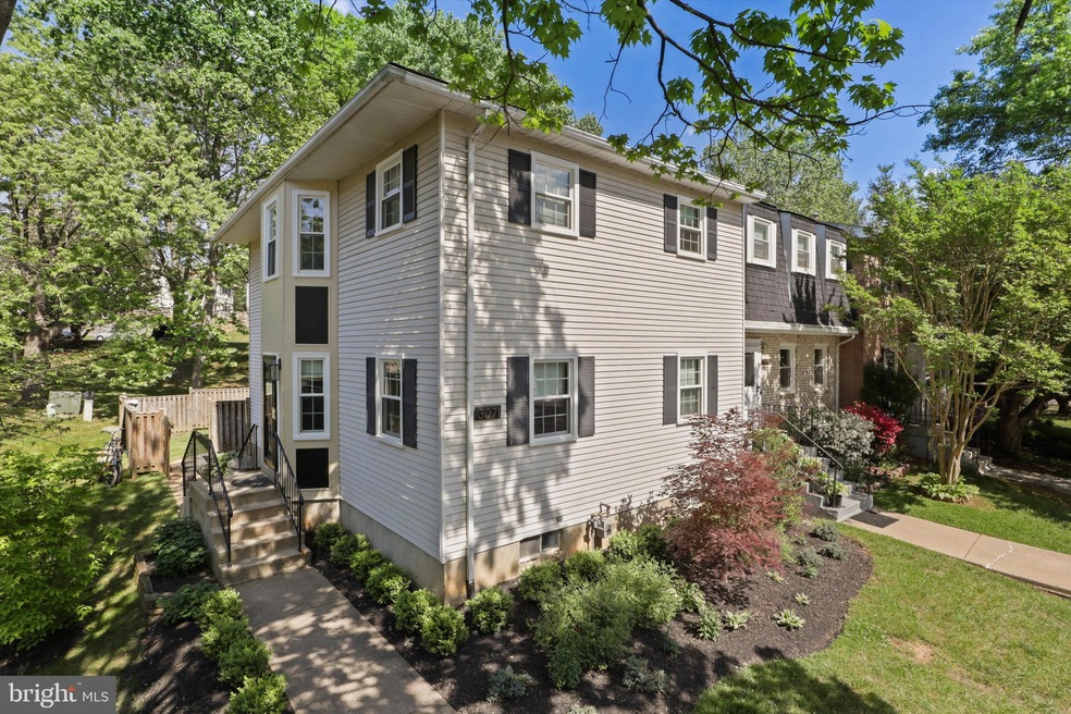 3071 Southern Elm Ct, Fairfax, VA 22031 - photo 1