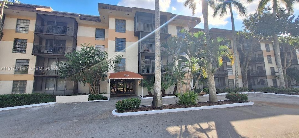 5530 NW 44th St unit 113C, Lauderhill, FL 33319 - photo 1