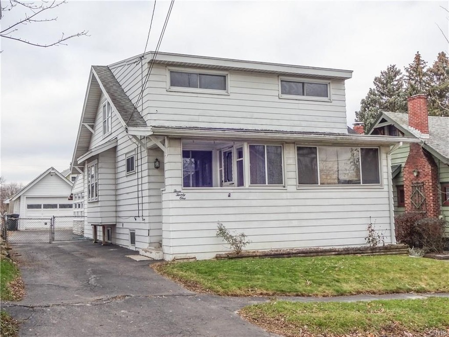 Welcome to 321 N. Edwards Avenue! This wonderful 5