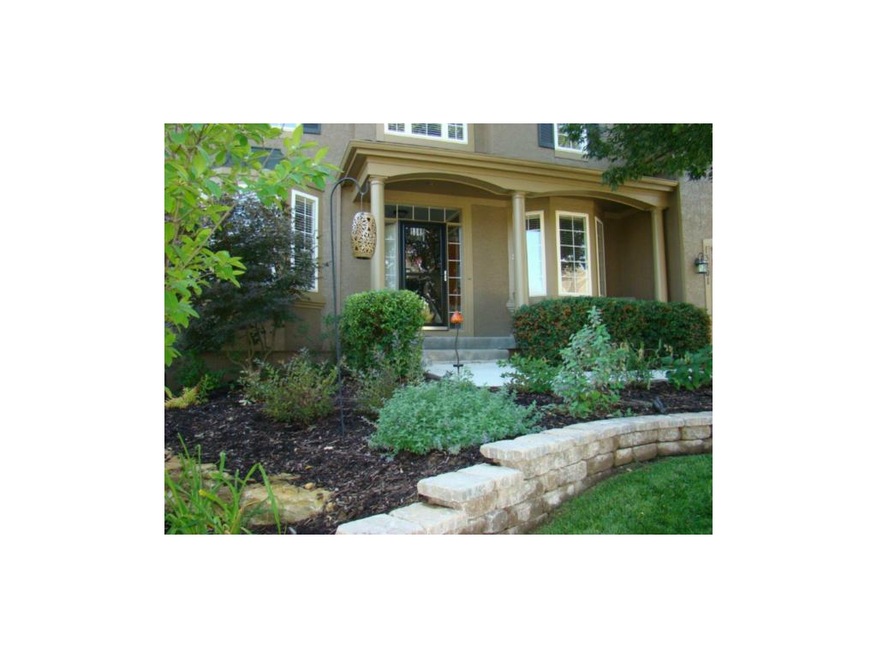 Inviting curb appeal & freshly painted