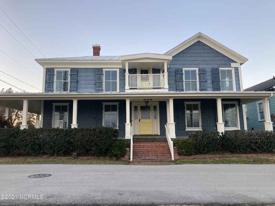 228 Elm St