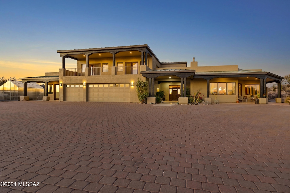1950 W De Havilland Way