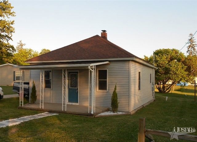 512 Railroad St, Warren, IN 46792 - photo 1