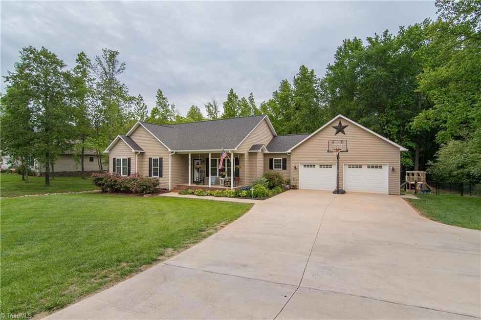 2718 Hopewell Friends Rd, Asheboro, NC 27205 - photo 1