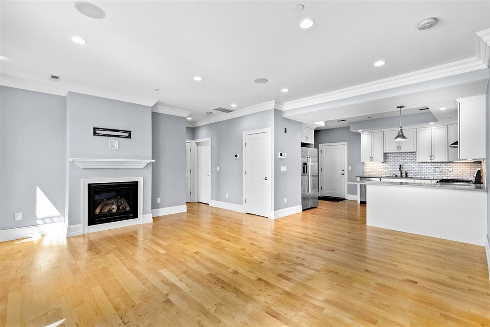 37 P St unit 3, Boston, MA 02127 - photo 1