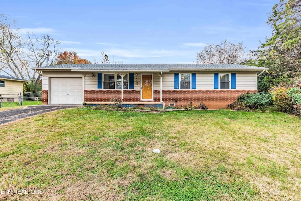 7400 Meadowbrook Cir, Knoxville, TN 37918 - photo 1