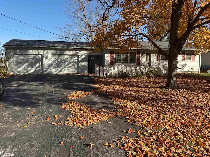 324 N Harrison St, Fremont, IA 52561 - photo 1