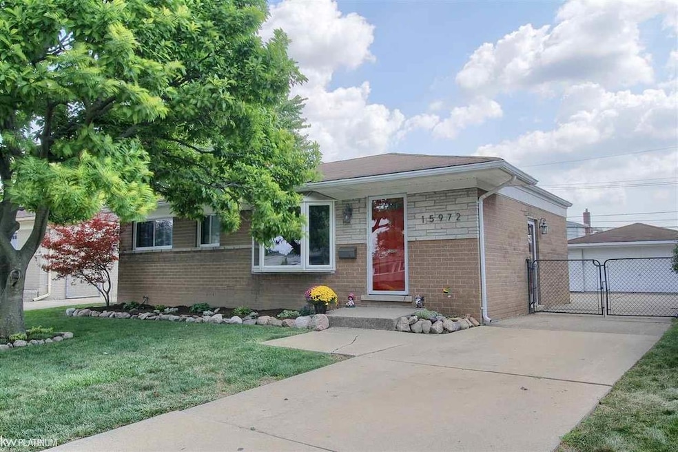 15972 Dugan St, Roseville, MI 48066 - photo 1