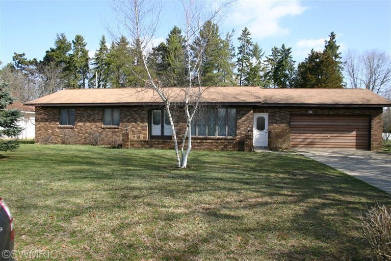 651 Birchwood Ct, Lowell, MI 49331 - photo 1