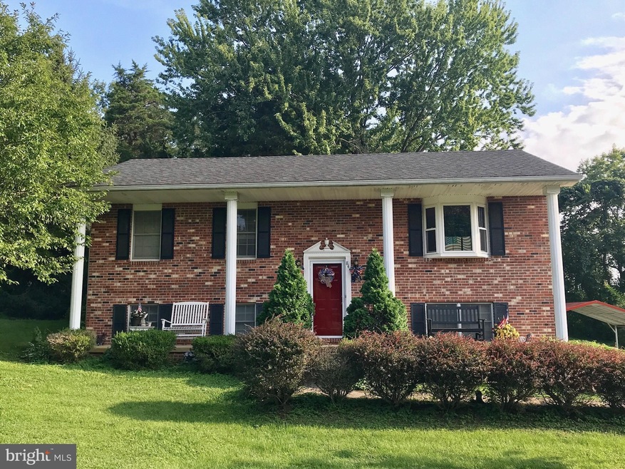 844 Carrier Dr, Strasburg, VA 22657 - photo 1