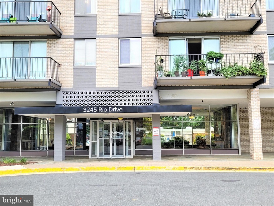 Barcroft Hills Condominium unit 1007, Baileys Crossroads, VA 22041 - photo 1