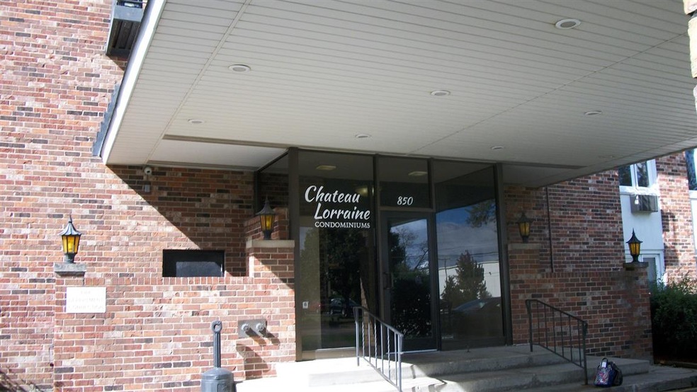 850 S Lorraine Rd unit 3E, Wheaton, IL 60189 - photo 1