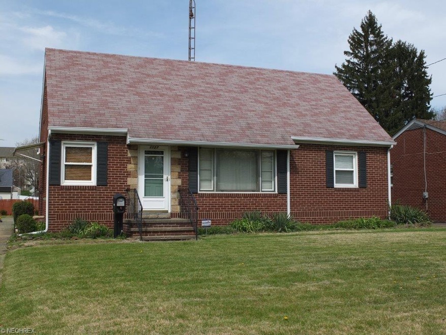 Great 4 bedroom, 1 full bath bungalow with updated