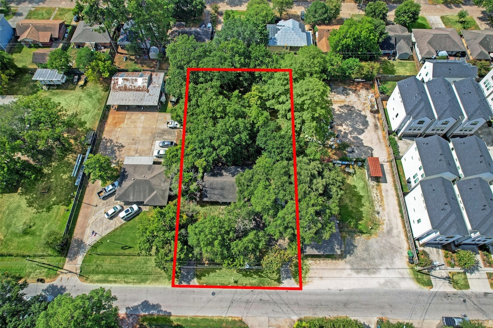 861 Wakefield Dr, Houston, TX 77018 - photo 1